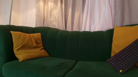     online show from 02-06-25, 07:56