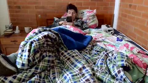 johan70nsexy online show from 04-11-26, 01:04