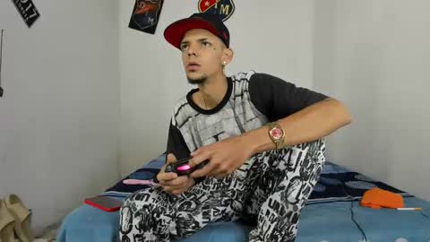 johan_and_antonella online show from 01-31-25, 02:04