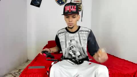 johan_and_antonella online show from 02-05-25, 11:17