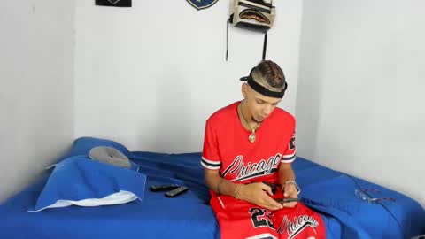 Snapshot of johan_and_antonella chatting on 12-16-25, 06:02 johan_and_antonella online show from 12-16-25, 06:02