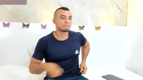 Snapshot of johan_miller1 chatting on 10-14-25, 11:55 johan online show from 10-14-25, 11:55