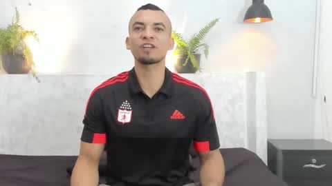 Snapshot of johan_miller1 chatting on 11-14-25, 05:06 johan online show from 11-14-25, 05:06