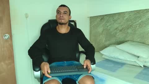Snapshot of johan_miller1 chatting on 01-19-26, 05:44 johan online show from 01-19-26, 05:44