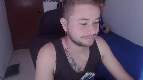 Snapshot of johanleonsweetboy chatting on 11-08-25, 01:11 JOHAN independient model online show from 11-08-25, 01:11