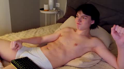 Snapshot of john_arthurs chatting on 02-14-25, 07:23 John online show from 02-14-25, 07:23