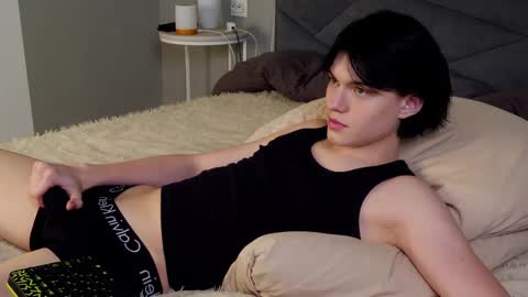 Snapshot of john_arthurs chatting on 02-18-25, 06:15 John online show from 02-18-25, 06:15