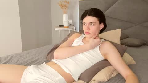 Snapshot of john_arthurs chatting on 03-04-25, 04:09 John online show from 03-04-25, 04:09