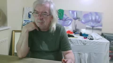 Snapshot of john_little_one chatting on 12-11-24, 12:33 JOHN online show from 12-11-24, 12:33