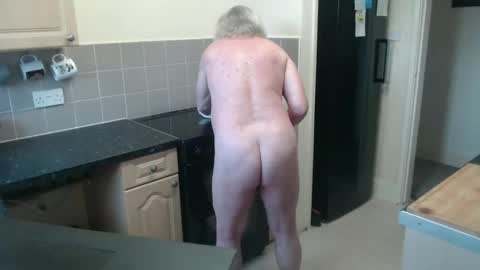 Snapshot of john_little_one chatting on 12-30-24, 01:03 JOHN online show from 12-30-24, 01:03