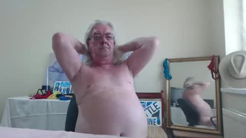 Snapshot of john_little_one chatting on 02-04-25, 03:15 JOHN online show from 02-04-25, 03:15