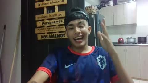 Snapshot of john_miles01 chatting on 12-18-25, 06:30 john_miles01 online show from 12-18-25, 06:30