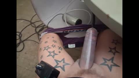 Snapshot of john_silversteel chatting on 10-31-25, 05:03 john_silversteel online show from 10-31-25, 05:03