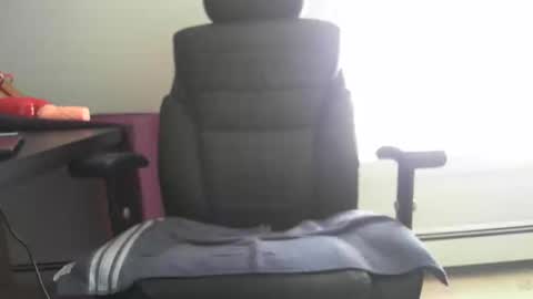 john_smith021 online show from 10-04-25, 07:23