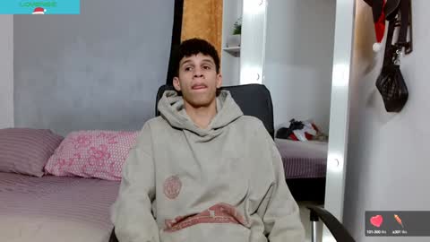 john_ssnow29 online show from 01-05-25, 08:42