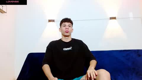 john_ssnow29 online show from 11-18-25, 09:36