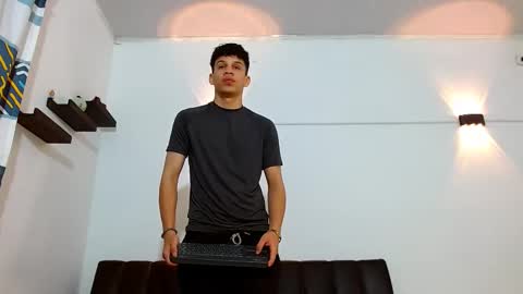 john_ssnow29 online show from 03-11-26, 08:42