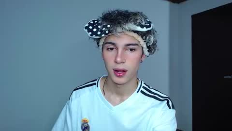 John Vichenso online show from 11-26-25, 11:28