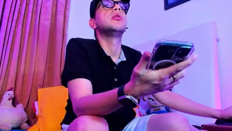 Snapshot of john_white69 chatting on 12-15-25, 01:10 John online show from 12-15-25, 01:10