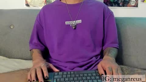 John carrie    Independent  Help me reach my goal 100 likes and 10000 followers  online show from 03-09-25, 04:49