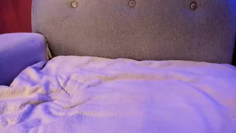 John carrie    Independent  Help me reach my goal 100 likes and 10000 followers  online show from 10-07-25, 02:20