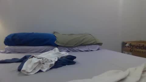 Snapshot of johnjones585121 chatting on 02-17-25, 01:58 johnjones585121 online show from 02-17-25, 01:58