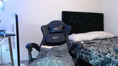 john online show from 12-23-24, 09:51