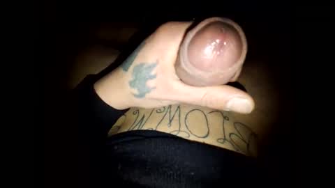 Snapshot of johnlong25cm chatting on 12-17-24, 01:05 johnlong25cm online show from 12-17-24, 01:05