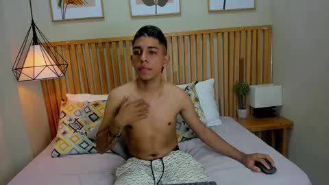 Snapshot of johnn_miller_ chatting on 10-17-25, 02:19 JOHNN MILLER online show from 10-17-25, 02:19