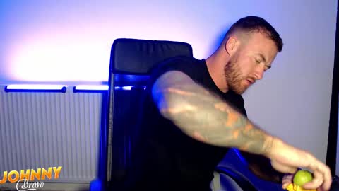 Snapshot of johnny_bravo808 chatting on 09-24-25, 01:42 johnny_bravo808 online show from 09-24-25, 01:42