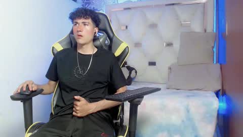 johnny_cagee online show from 11-08-25, 06:46