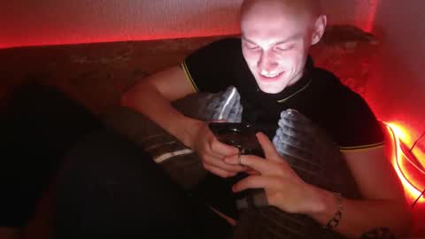 Johnny online show from 02-09-25, 05:33