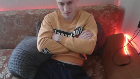 Johnny online show from 02-10-25, 05:03