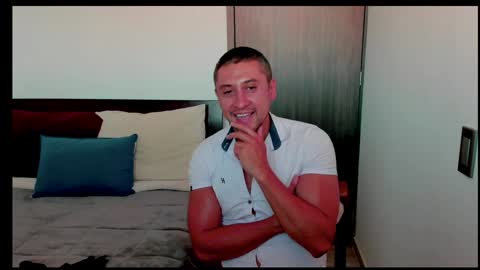 Snapshot of johnny_seens1 chatting on 01-22-25, 09:54 Johnny online show from 01-22-25, 09:54