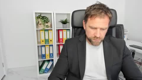 Snapshot of johnnydough82 chatting on 12-17-24, 08:12 johnnydough82 online show from 12-17-24, 08:12