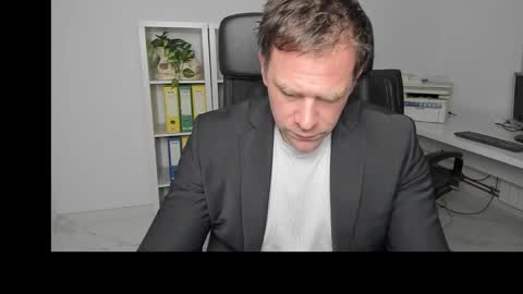 Snapshot of johnnydough82 chatting on 12-20-24, 05:04 johnnydough82 online show from 12-20-24, 05:04