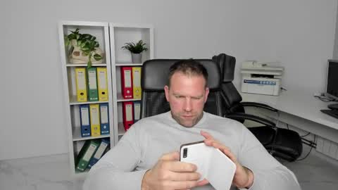 Snapshot of johnnydough82 chatting on 12-24-24, 07:33 johnnydough82 online show from 12-24-24, 07:33