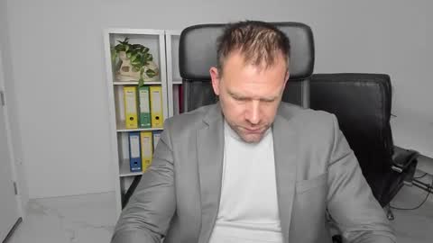 Snapshot of johnnydough82 chatting on 12-26-24, 05:04 johnnydough82 online show from 12-26-24, 05:04