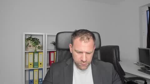 Snapshot of johnnydough82 chatting on 12-27-24, 06:03 johnnydough82 online show from 12-27-24, 06:03