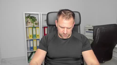 Snapshot of johnnydough82 chatting on 12-28-24, 05:02 johnnydough82 online show from 12-28-24, 05:02