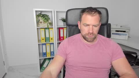 Snapshot of johnnydough82 chatting on 01-09-25, 05:02 johnnydough82 online show from 01-09-25, 05:02