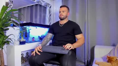 JOHNNY online show from 12-28-24, 12:47