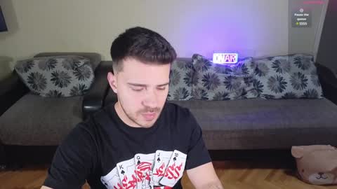 Snapshot of johnnylove21 chatting on 12-11-24, 05:26 Johnny online show from 12-11-24, 05:26