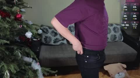 Snapshot of johnnylove21 chatting on 01-09-25, 06:57 Johnny online show from 01-09-25, 06:57