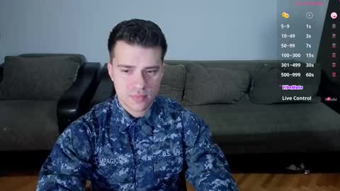 Snapshot of johnnylove21 chatting on 10-30-25, 06:52 Johnny online show from 10-30-25, 06:52