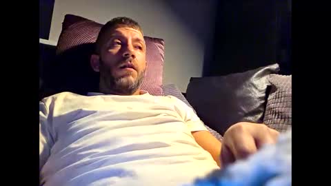 Snapshot of johnnypoly chatting on 11-23-25, 04:01 bigboy online show from 11-23-25, 04:01