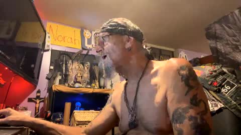 Snapshot of johnnyshung1 chatting on 12-02-24, 11:12 johnnyshung1 online show from 12-02-24, 11:12