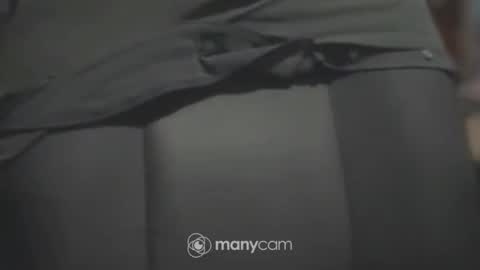 Snapshot of johnnyshung1 chatting on 01-07-25, 01:14 johnnyshung1 online show from 01-07-25, 01:14