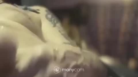 Snapshot of johnnyshung1 chatting on 01-10-25, 03:50 johnnyshung1 online show from 01-10-25, 03:50