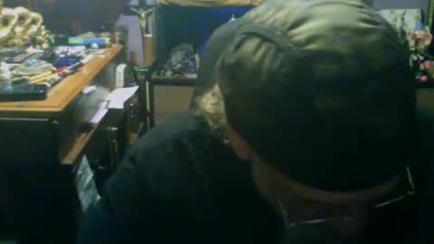 Snapshot of johnnyshung1 chatting on 09-14-25, 06:12 johnnyshung1 online show from 09-14-25, 06:12